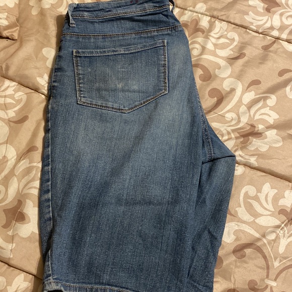 Faded Glory Bermudas - Picture 2 of 4